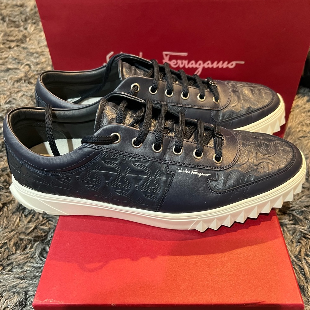 Men’s Salvatore Ferragamo Scuby Sneakers Navy Pebble Calf sz 9.5US 42.5EU